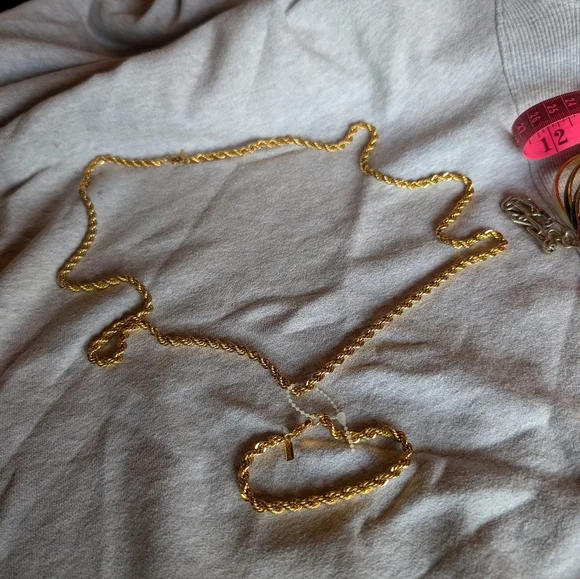 Monet Vintage Elegant Gold-Tone Jewelry Set Chain And Bracelet - Picture 1 of 6